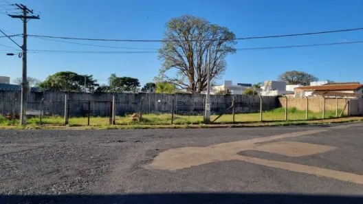Lote/Terreno à venda, 654m² no Jardim Floridiana (Vila Xavier), Araraquara