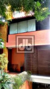 Casa de Condomínio com 3 Quartos à venda, 500m² no Piratininga, Niterói