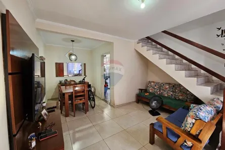 Casa com 2 Quartos à venda, 66m² no Jardim Las Palmas, Guarujá