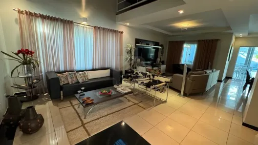 Casa de Condomínio com 3 Quartos para alugar, 350m² no Morada da Colina, Uberlândia