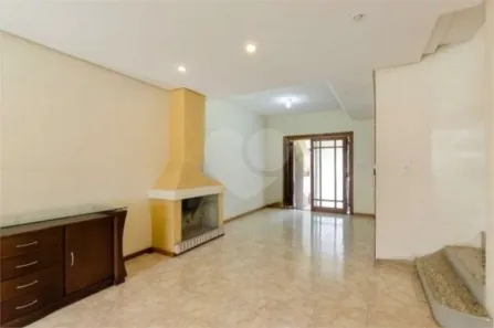Casa com 4 Quartos para alugar, 290m² no Camaquã, Porto Alegre