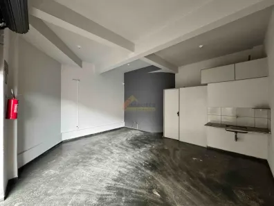 Ponto Comercial para alugar, 26m² no Centro, Divinópolis