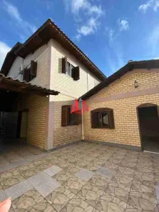 com 5 Quartos para alugar, 240m² no Niterói, Canoas