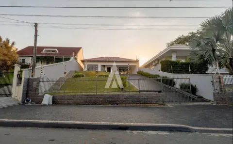 Casa com 4 Quartos à venda, 201m² no Vila Nova, Joinville
