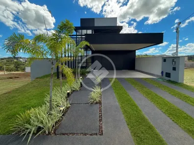 Casa de Condomínio com 3 Quartos à venda, 186m² no Jardins Parma, Senador Canedo