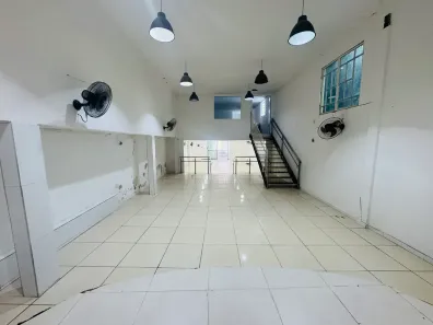 Ponto Comercial para alugar, 210m² no Bultrins, Olinda