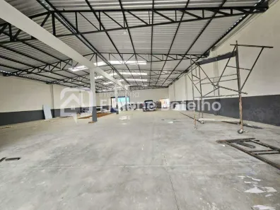 Galpão/Depósito/Armazém para alugar, 600m² no Bom Jesus, Uberlândia