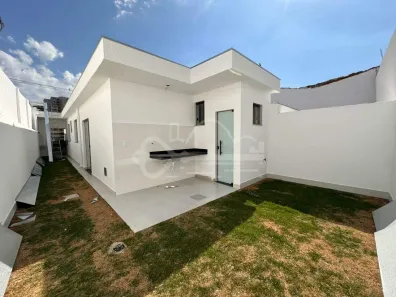 Casa com 3 Quartos à venda, 120m² no Planalto, Belo Horizonte
