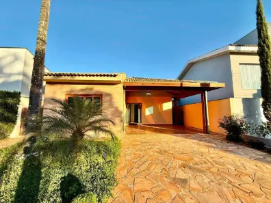 Casa de Condomínio com 3 Quartos à venda, 240m² no Jardim Marabá, Itapetininga