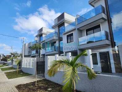 Sobrado com 3 Quartos à venda, 156m² no Uberaba, Curitiba