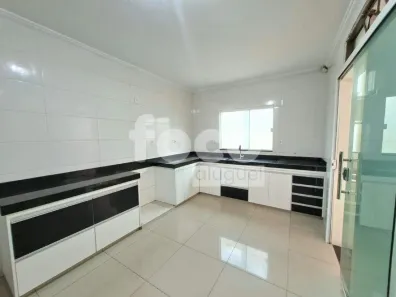 Casa com 3 Quartos para alugar, 180m² no Santa Mônica, Uberlândia