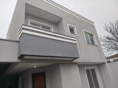 Sobrado com 3 Quartos para alugar, 101m² no Novo Mundo, Curitiba