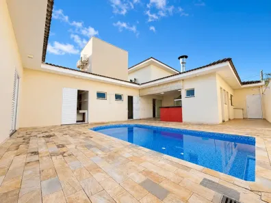 Casa de Condomínio com 3 Quartos para alugar, 300m² no Residencial Lago Sul, Bauru