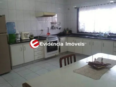 Sobrado com 3 Quartos à venda, 254m² no Jardim Las Vegas, Santo André