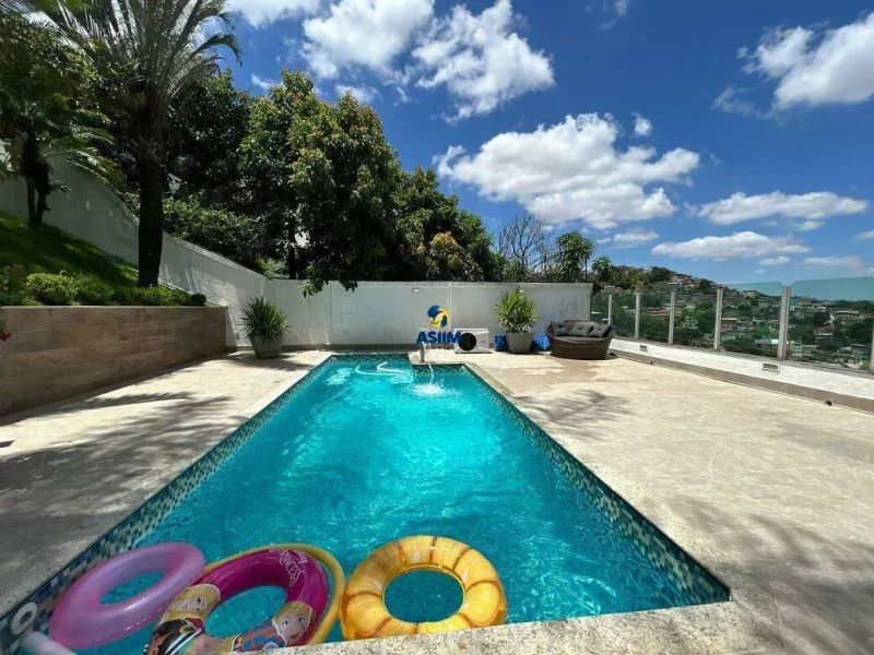 Casa com 3 quartos — Ouro Preto, Belo Horizonte