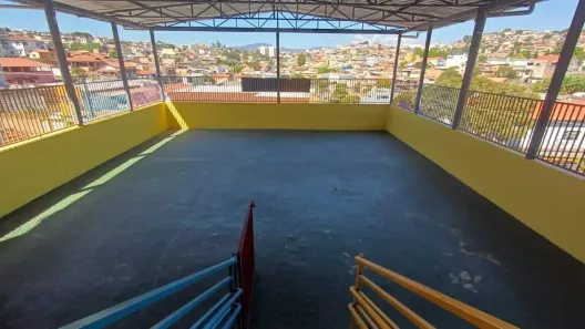 Casa com 2 Quartos para alugar, 250m² no Goiânia, Belo Horizonte