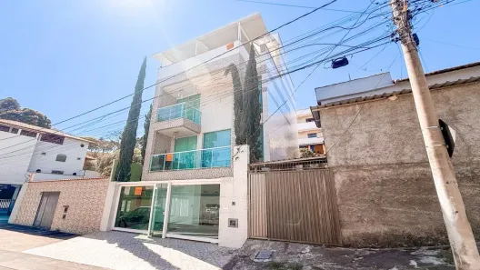 Casa com 3 Quartos à venda, 300m² no Santa Terezinha, Juiz de Fora