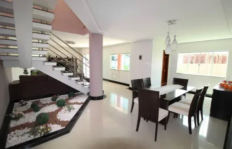 Casa com 4 Quartos à venda, 310m² no Região dos Lagos, Brasília