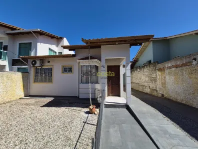 Casa com 3 Quartos para alugar, 160m² no Caminho Novo, Palhoça