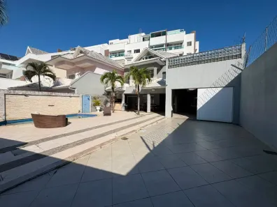 Casa de Condomínio com 6 Quartos para alugar, 266m² no Recreio dos Bandeirantes, Rio de Janeiro