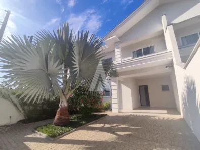 Sobrado com 3 Quartos à venda, 126m² no Floresta, Joinville
