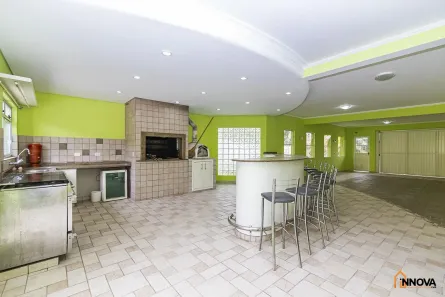 Casa com 3 Quartos para alugar, 365m² no Xaxim, Curitiba