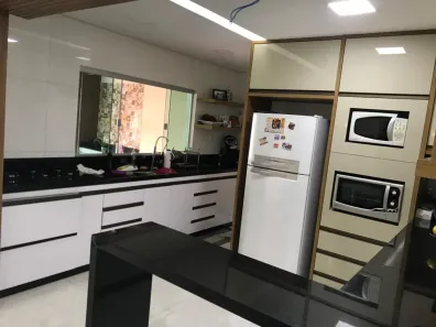 Casa com 3 Quartos à venda, 250m² no Sobradinho, Brasília