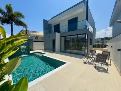 Casa de Condomínio com 4 Quartos para alugar, 248m² no Centro, Peruíbe
