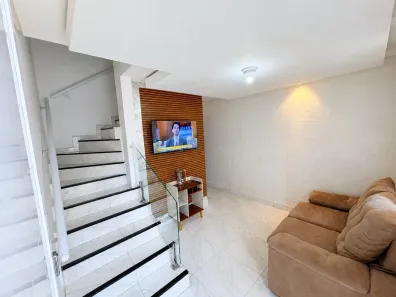 Casa de Condomínio com 2 Quartos para venda ou aluguel, 55m² no Caiçara, Praia Grande