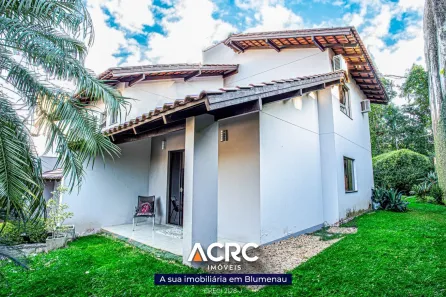 Casa com 3 Quartos para alugar, 200m² no Água Verde, Blumenau