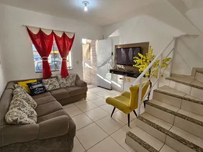 Sobrado com 2 Quartos à venda, 64m² no Itacolomi, Balneário Piçarras