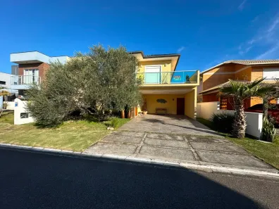 Sobrado com 3 Quartos à venda, 270m² no São João do Rio Vermelho, Florianópolis