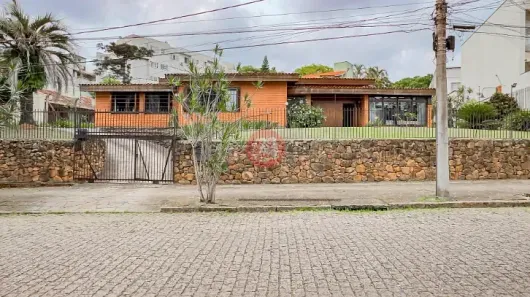 Casa com 3 Quartos para venda ou aluguel, 312m² no Chácara das Pedras, Porto Alegre