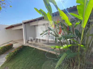 Casa com 3 Quartos para alugar, 240m² no Tabajaras, Uberlândia