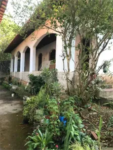 Sobrado com 4 Quartos à venda, 800m² no Três Montanhas, Osasco
