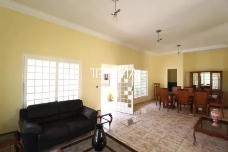 Casa com 3 Quartos para alugar, 297m² no Jardim Inconfidência, Uberlândia