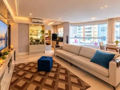 Apartamento com 3 Quartos para alugar, 110m² no Centro, Balneário Camboriú