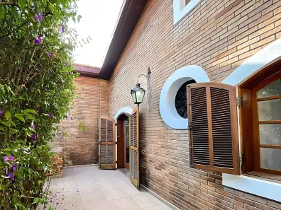Sobrado com 7 Quartos à venda, 330m² no Caxingui, São Paulo