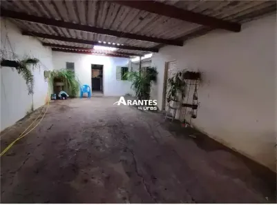 Casa com 3 Quartos à venda, 220m² no Cidade Jardim, Uberlândia