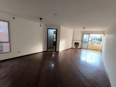 Apartamento com 2 Quartos para alugar, 112m² no Centro, Curitiba