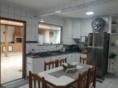 Casa com 2 Quartos à venda, 160m² no Casa de Pedra, Volta Redonda