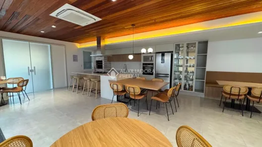 Apartamento com 2 Quartos à venda, 58m² no Capoeiras, Florianópolis