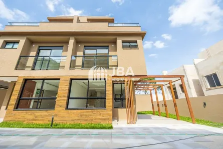 Sobrado com 3 Quartos à venda, 225m² no Tingui, Curitiba