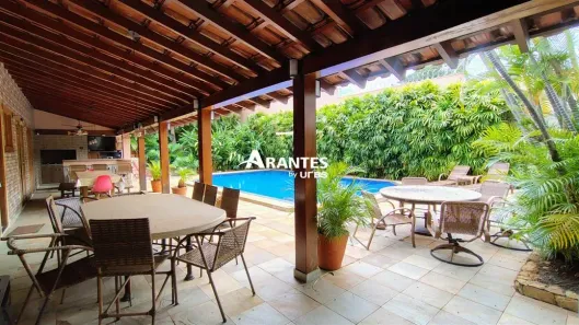 Sobrado com 4 Quartos à venda, 673m² no Tabajaras, Uberlândia