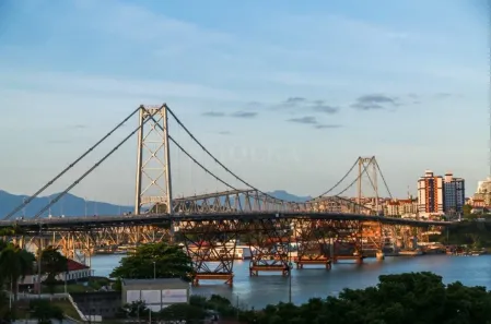 Lote/Terreno à venda, 426m² no Estreito, Florianópolis