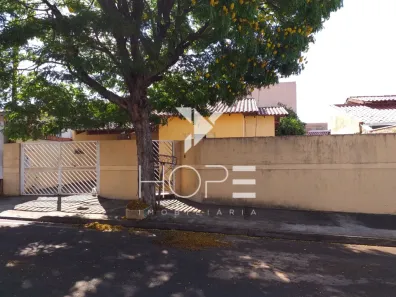 Casa com 3 Quartos à venda, 90m² no Jardim Montecatini, Cambé