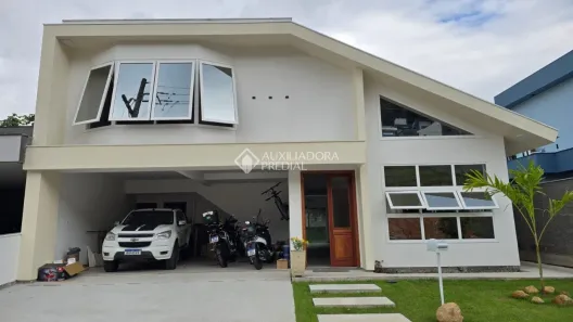 Casa com 5 Quartos à venda, 390m² no Sertão do Maruim, São José