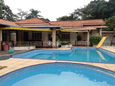 Fazenda/Sítio com 3 Quartos à venda, 253m² no Centro, Taubaté