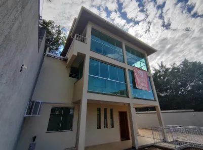 Casa com 4 Quartos para alugar, 350m² no Santo Antônio, Belo Horizonte