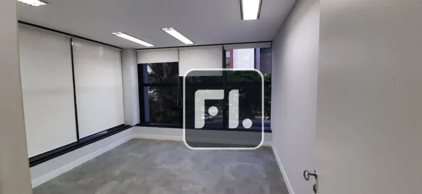 Sala Comercial para alugar, 162m² no Vila Olímpia, São Paulo